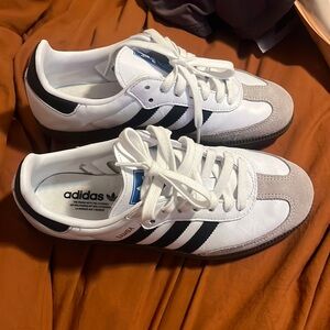 White adidas sambas women’s 6.5